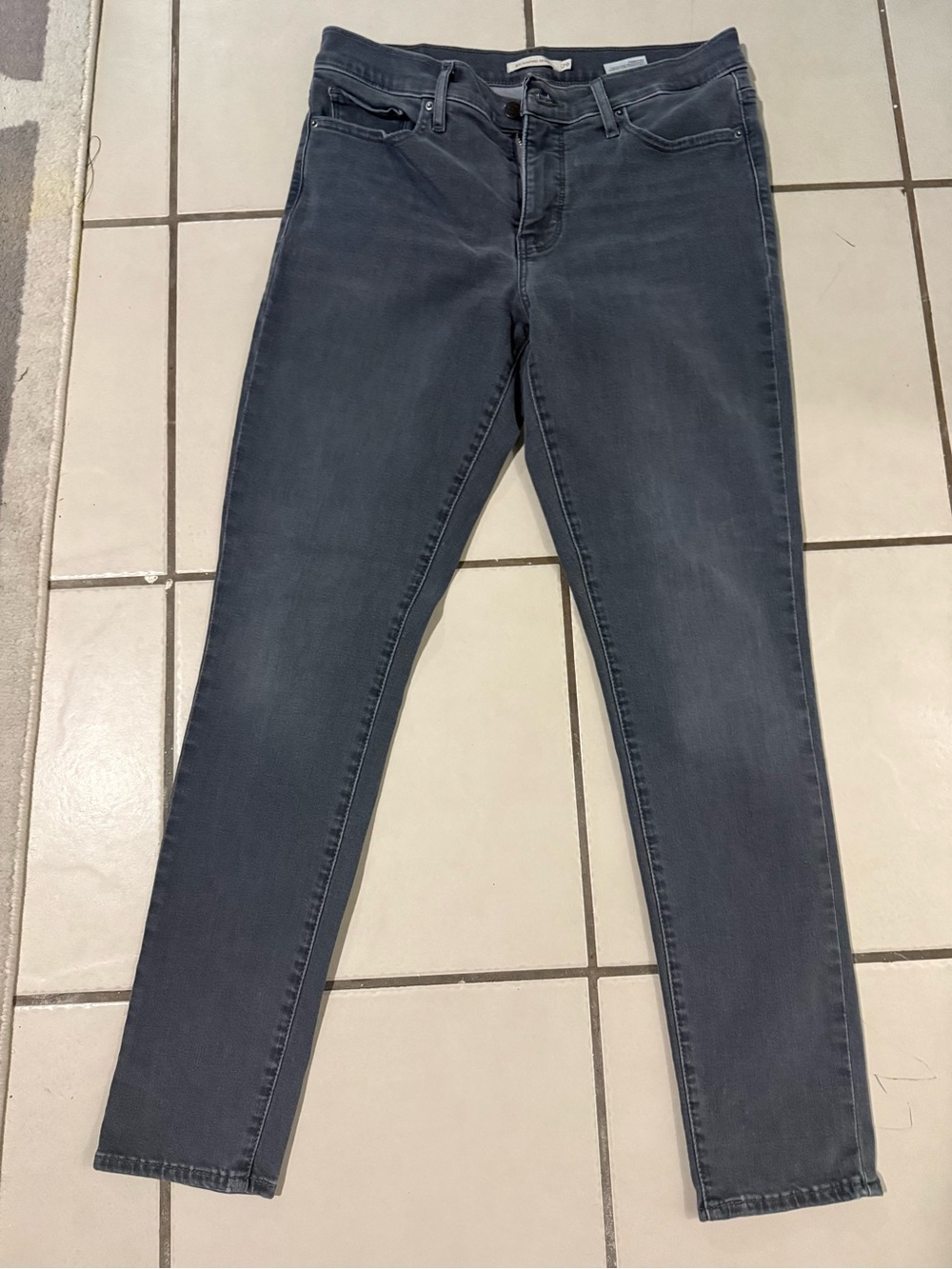 Levi 311 Shaping Skinny women’s Jeans - Sz 29 Charcoal Gray